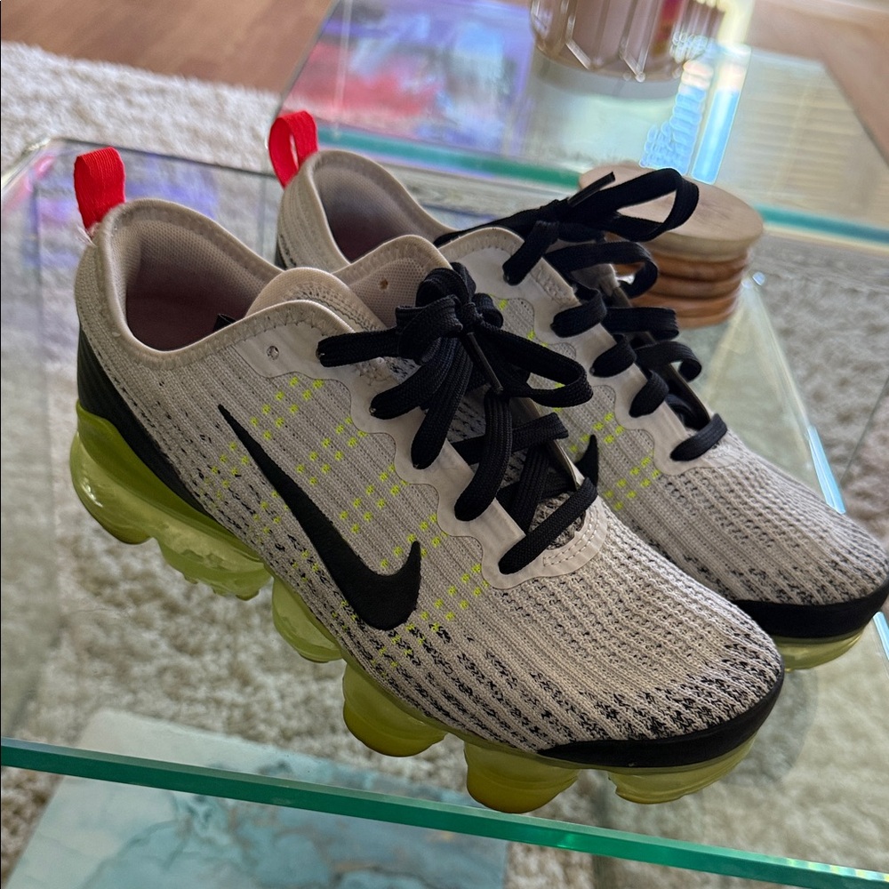 5.5Y NIKE VAPORMAX  - Nike Kids' White and Black Sneakers with Yellow Accents